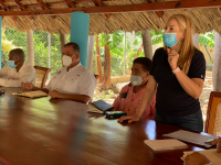 Encuentro con procesadores lácteos de Laguna Salada