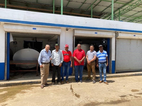 Visitando las asociaciones de Ganaderos de Chacuey, Candelón y Sabana Larga pertenecientes a la provincia de Dajabón.