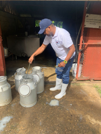 Toma De Muestras Para Proyecto UASD- CONALECHE-DIGEGA