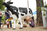 EN EL MARCO DEL DÍA DE LA LECHE, CONALECHE REALIZO UNA JORNADA ESPECIAL EN LA PARROQUIA SAN PABLO APÓSTOL, EN CANACHAPETÓN, MONTECRISTI